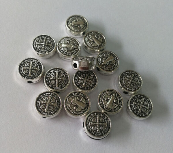 a55bfdf1764ffe46f99b53ed3a662f69_Hd5cf53d783094fe19c9d98daef4d345cG_avif=close&webp=close Alloy Cross Saint Benedict Beads Virgin Mary Beads Alloy Beaded Cross Bracelet Accessories