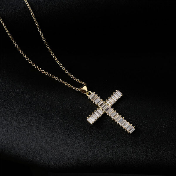 2024 High Quality Diamond Christian Religion Jewelry Gold Plated Stainless Steel Chain Micro Pave Cross Pendant Necklace