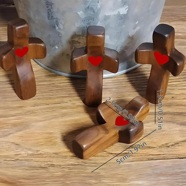 Hot Selling Walnut Cross My Heart Encouragement Gift Handheld Thumb Cross Olive Wood Gift Religious Cross Jewelry