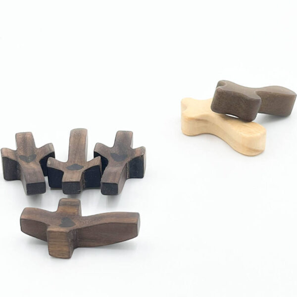 KOMI Hot Sale Olive Wood Cross Prayer Wooden Decorative Cross Olive Wood Hand Prayer Cross