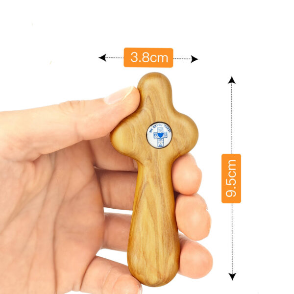 KOMI Cross Jesus Loves Me Spirit Encouragement Gift Wooden Cross Relief Gifts Hand Held Olive Wood Cross Crafts Christmas Gift