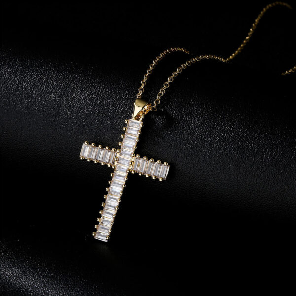 2024 High Quality Diamond Christian Religion Jewelry Gold Plated Stainless Steel Chain Micro Pave Cross Pendant Necklace