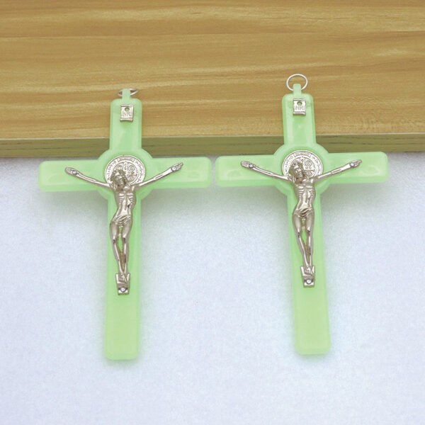 KOMI Wall Hanging Ornaments 15cm Luminous Plastic Cross Rosary Pendant Accessories for Home Decoration Crafts Jewelry Parts