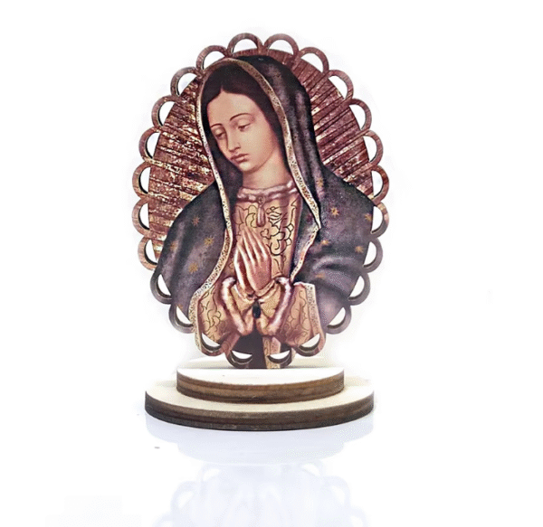 KOMI New 9cm European Solid Wood Hollow Color Wooden Oval Lace Standing Icon Travel Car Home Decoration